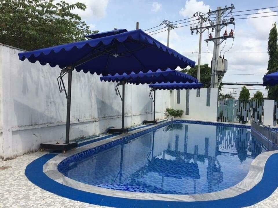 Hình ảnh Ô dù ngoài trời màu nào đẹp? Bí quyết chọn màu ô dù phù hợp không gian